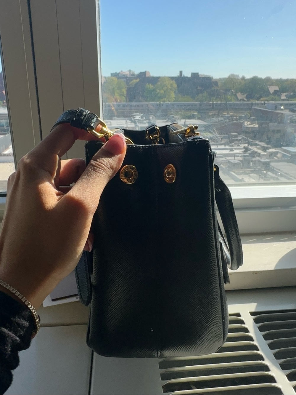 Prada Galleria Small Saffiano Lux Double Zip Tote Black Gold Crossbody - Picture 4 of 8